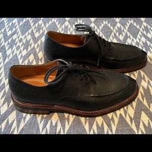 Clarks Black Men’s Dress Shoes Size 10M Excl Cond. Seldom Worn. Heel protectors